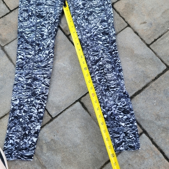 Lululemon Fast & Free 7/8 Tight II *Nulux 25" 8 - Picture 7 of 10